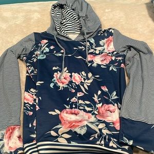 Junior hoodie size small blue